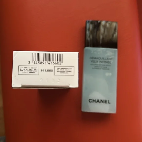CHANEL DÉMAQUILLANT YEUX INTENSE Gentle Bi-Phase Eye Makeup Remover - Picture 6 of 7